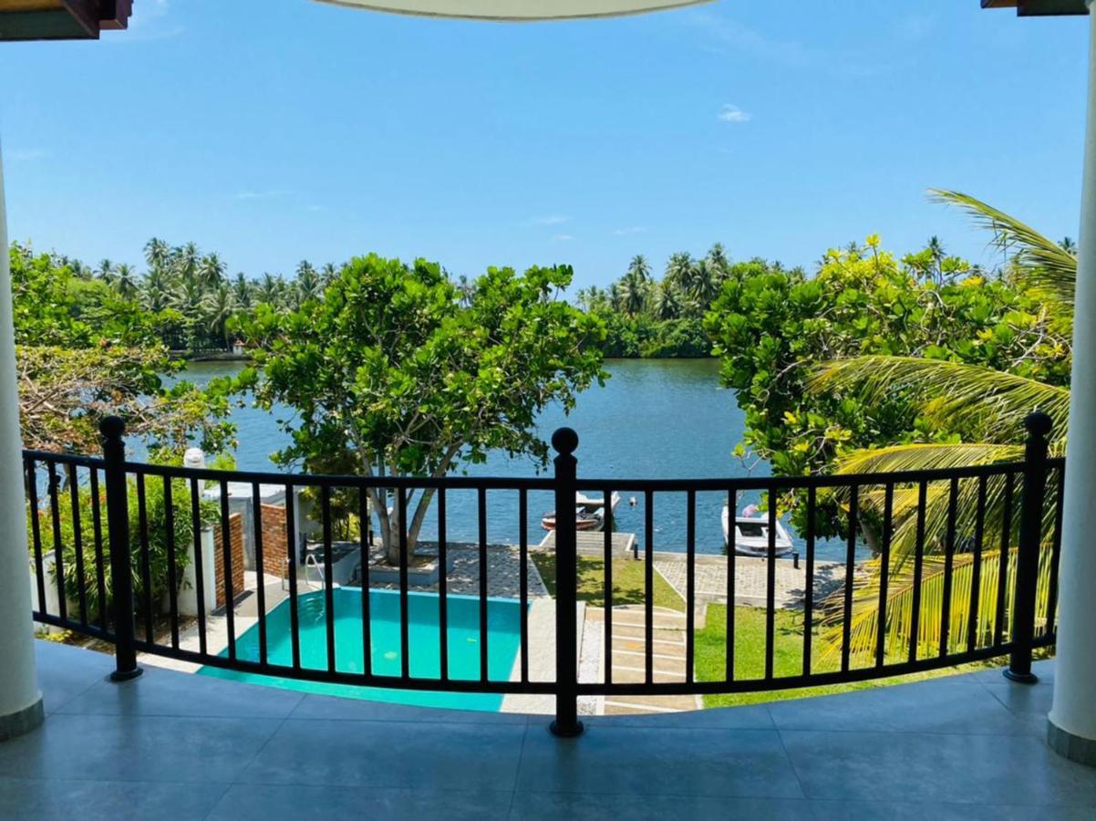 Villa Riverside Aluthgama Esterno foto