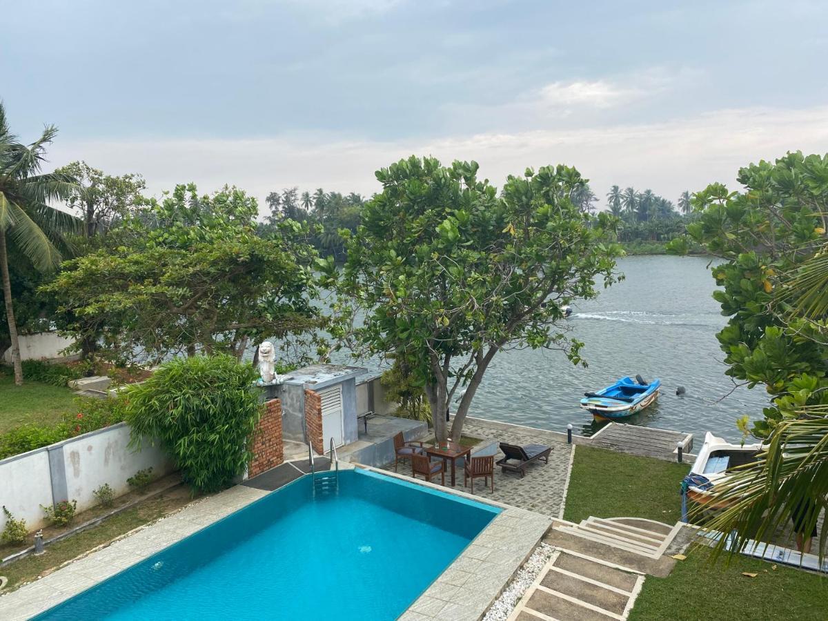 Villa Riverside Aluthgama Esterno foto