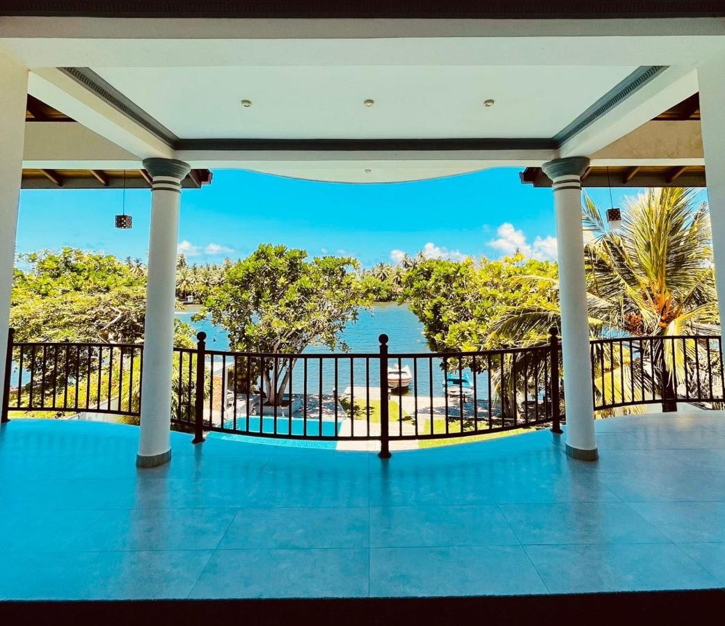 Villa Riverside Aluthgama Esterno foto