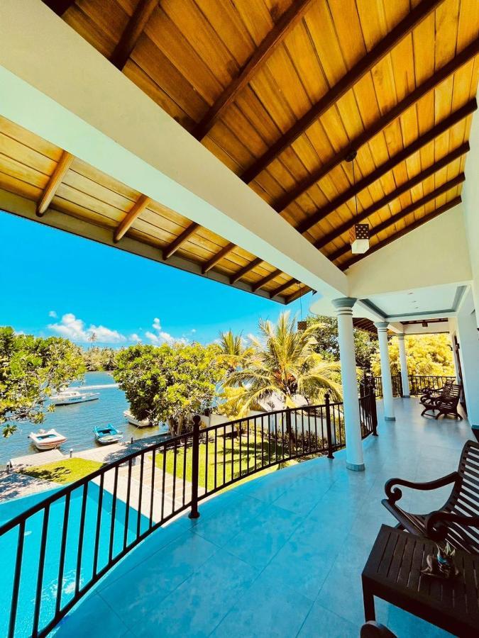 Villa Riverside Aluthgama Esterno foto