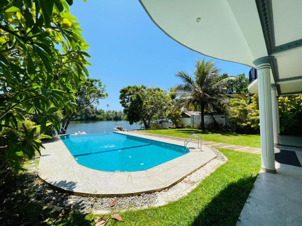 Villa Riverside Aluthgama Esterno foto