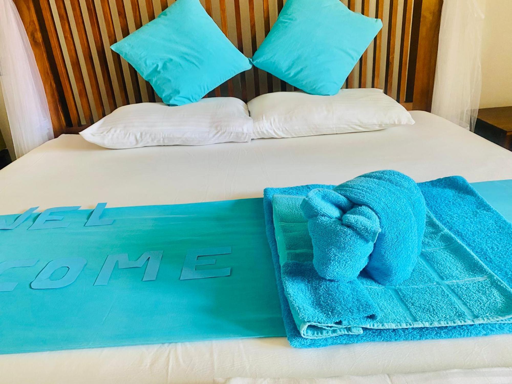 Villa Riverside Aluthgama Esterno foto