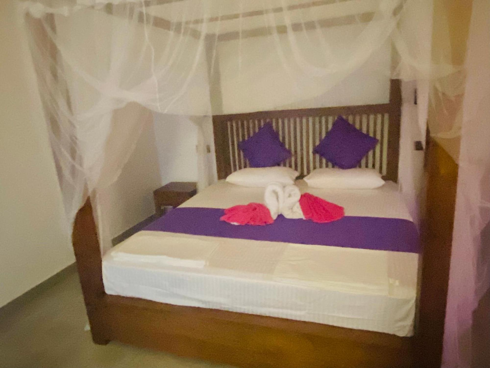 Villa Riverside Aluthgama Esterno foto