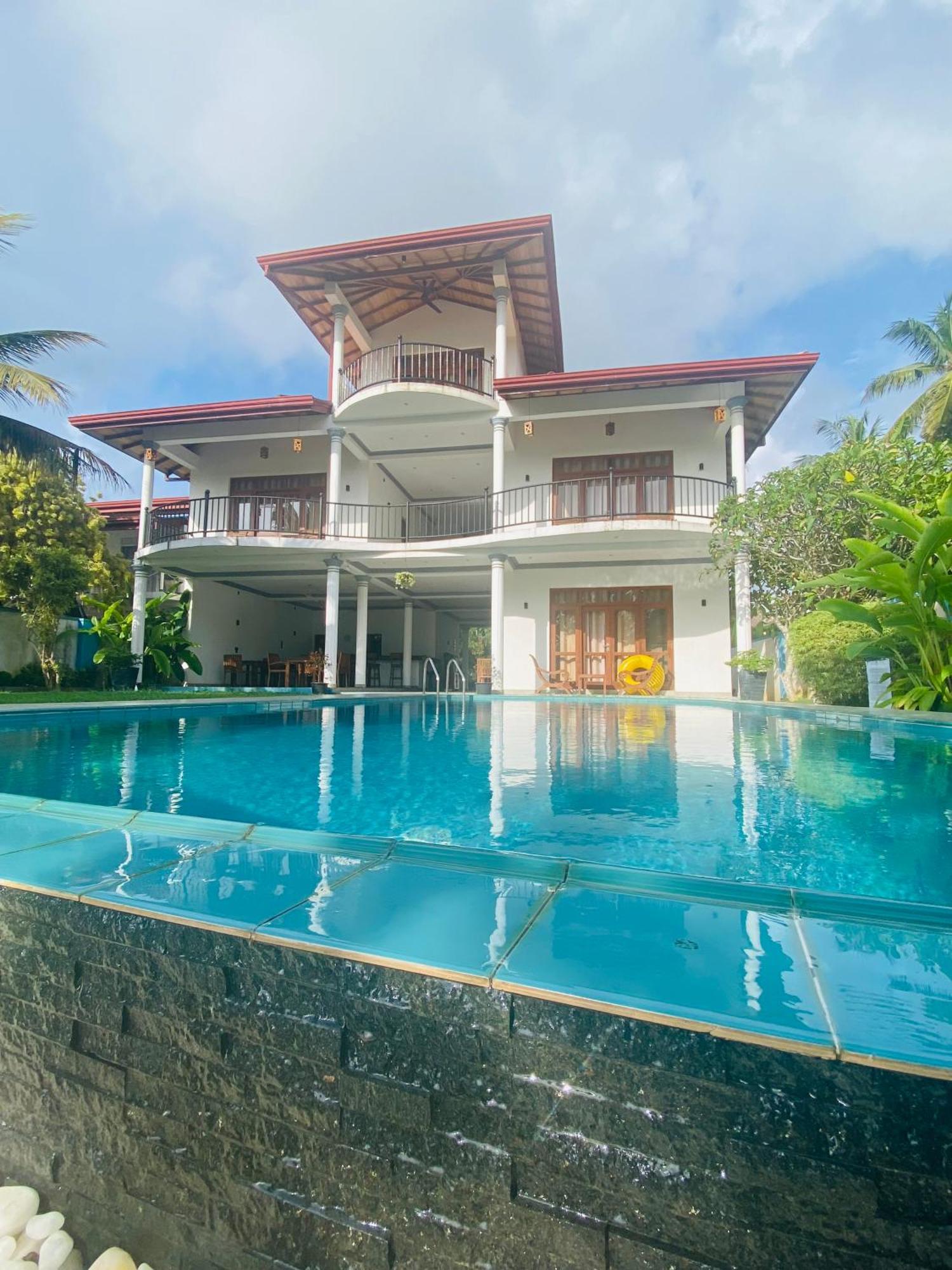 Villa Riverside Aluthgama Esterno foto
