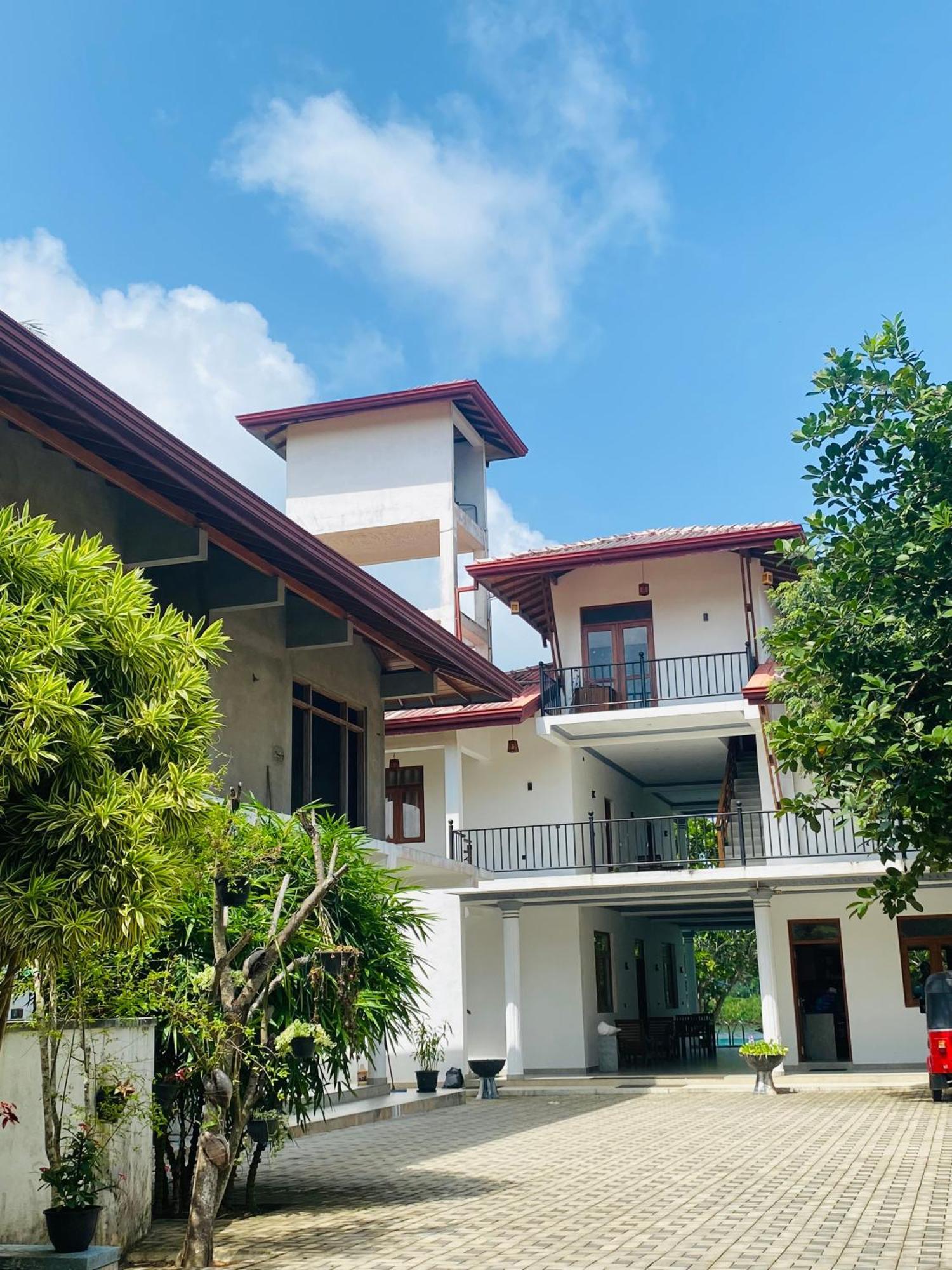 Villa Riverside Aluthgama Esterno foto